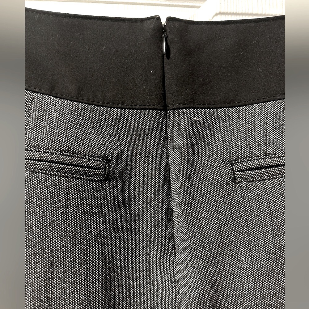 Worthington Gray/black twill pencil skirt. Size 8. - Picture 6 of 7